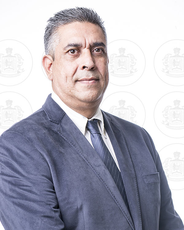 Dr. Fernando Flores Vilchez